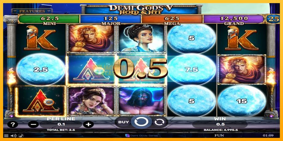 Demi Gods V Hold & Hit машина за игри за пари, слика 3